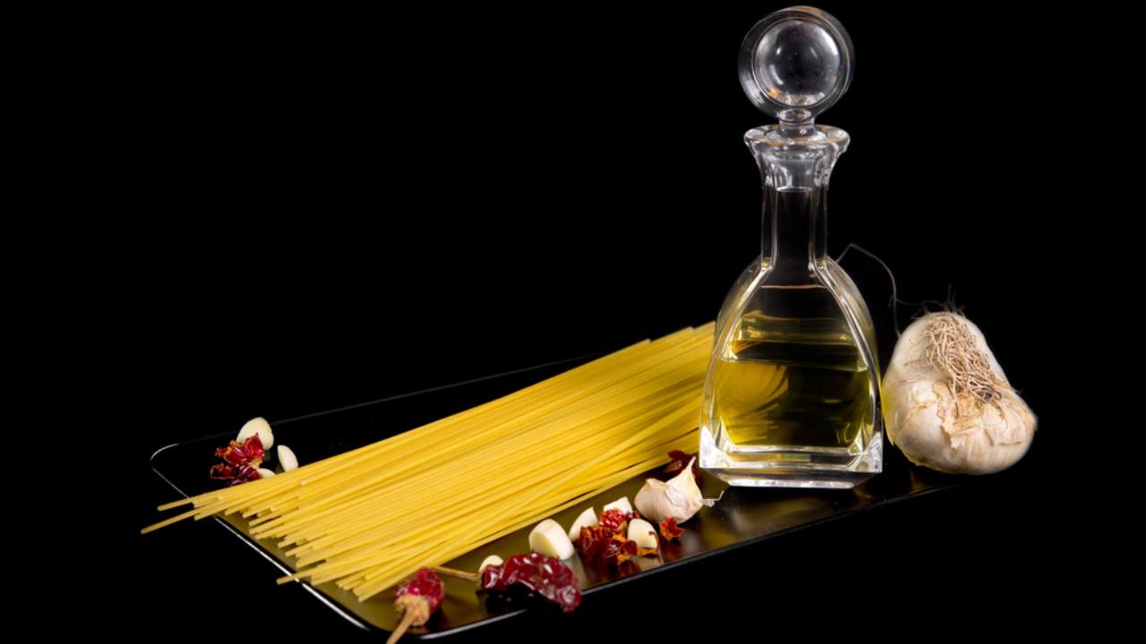 spaghetti aglio e olio - depositphotos.com - Tigulliovino.it